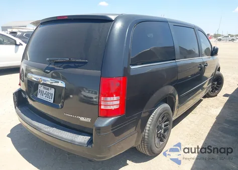 2010 Chrysler Town & Country Lx z USA, uszkodzony, nr VIN 2A4RR4DE5AR173766